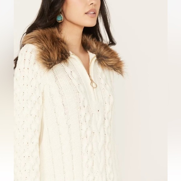 Show Me Your MuMu Sun Valley Pullover in Cream Cable Knit with Faux Fur Large - Picture 7 of 7